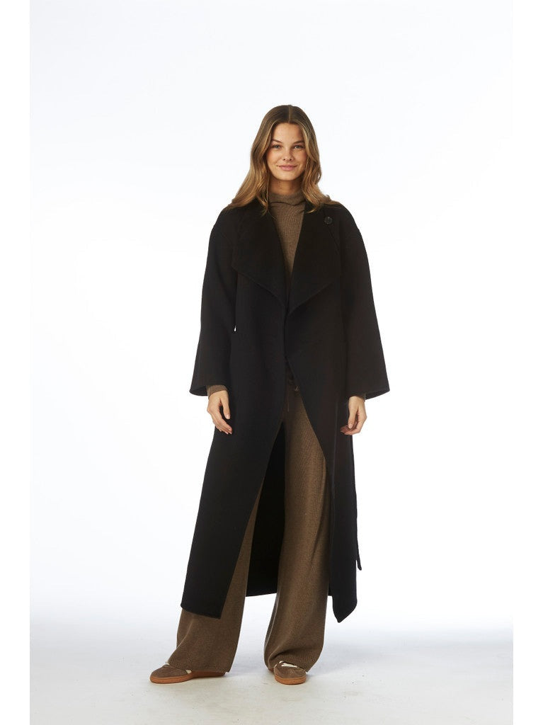 Sofia coat - black Helene Studios