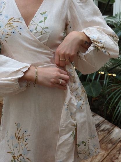 Locki wrap kjole - blue floral print Helene Studios