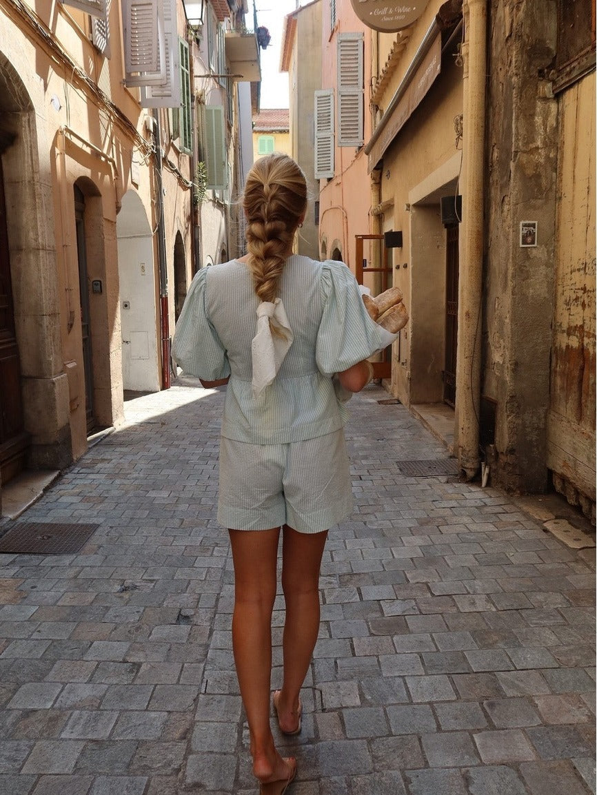Mya shorts - white with green stripes Helene Studios