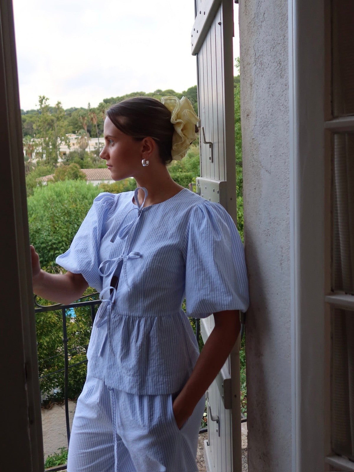 Mya bow bluse - white with blue stripes Helene Studios