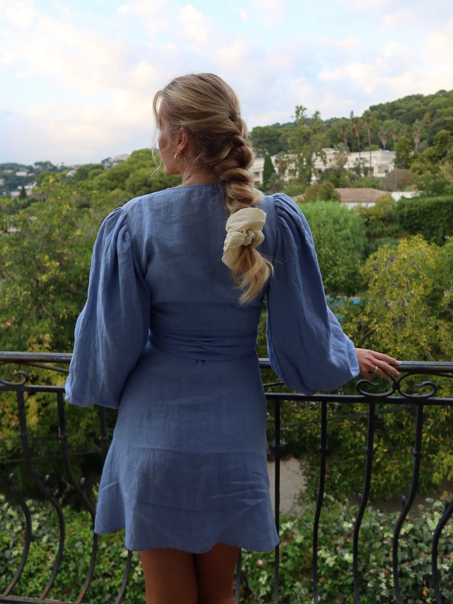 Locki linen wrap kjole - blue Helene Studios