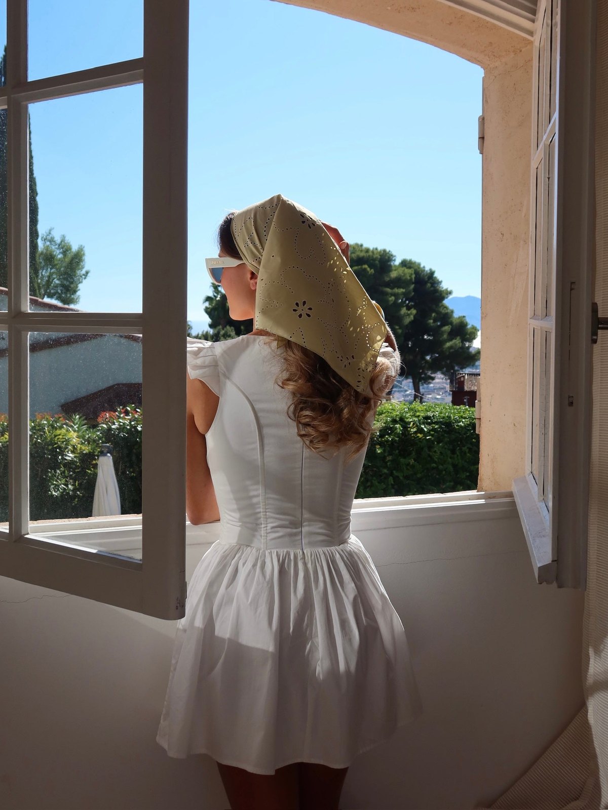 Tina mini kjole - White Helene Studios