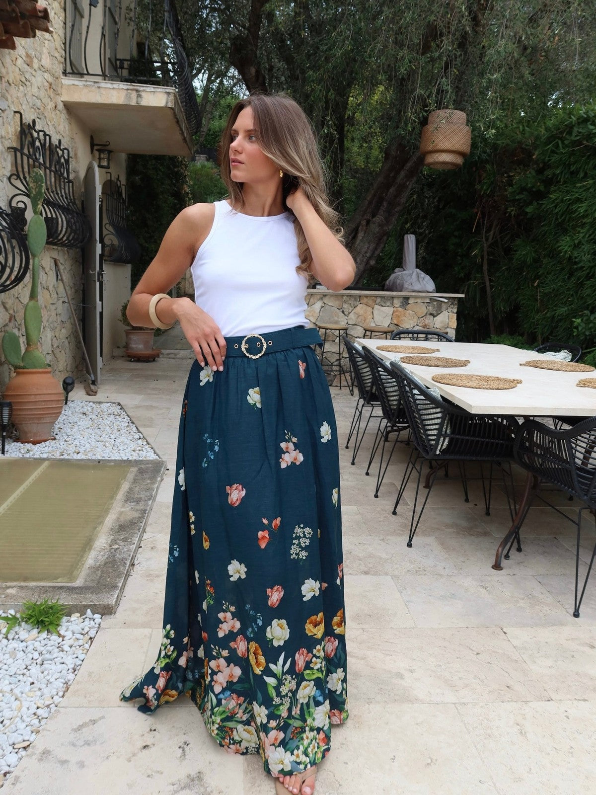 Pia maxi skjørt - dark blue with florals Helene Studios