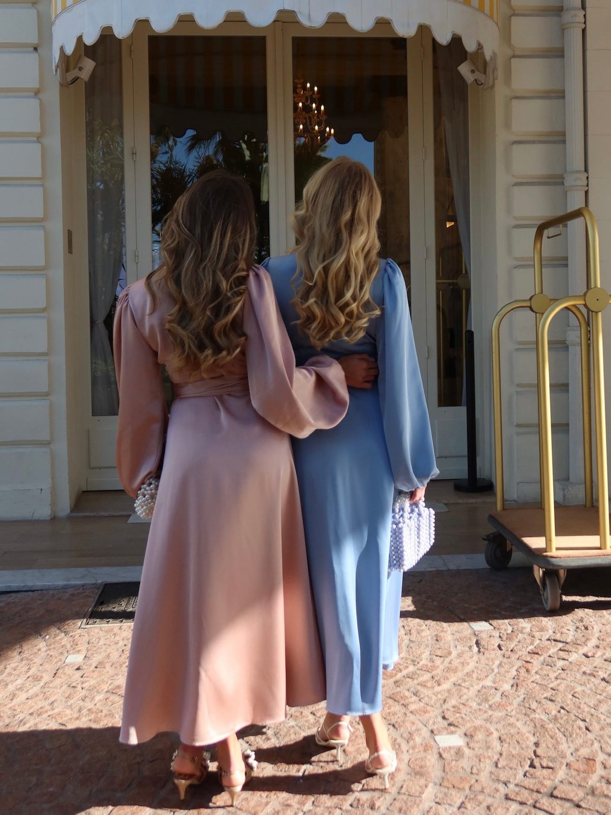 Locki Satin Maxi Kjole - Blue Helene Studios