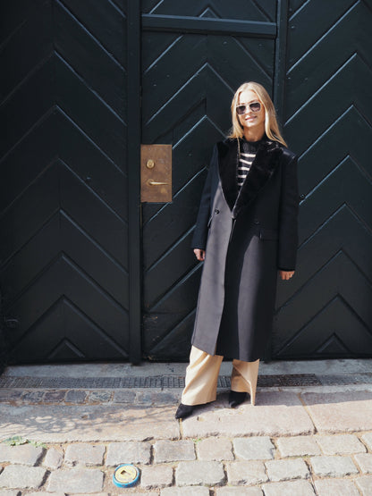 Lya Coat - Black